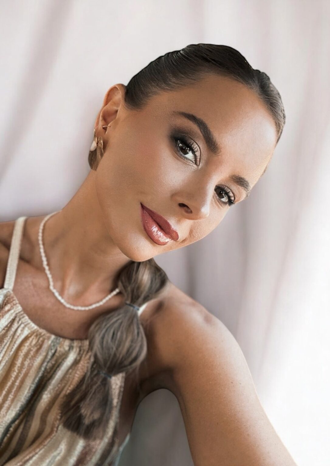 Look perfetto per ogni occasione: trucco elegante e sofisticato per eventi speciali e cerimonie.